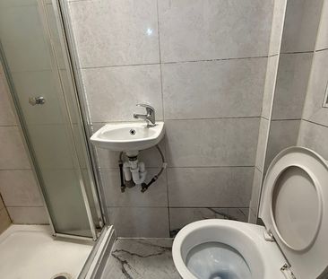 Studio Flat, High Road, IG1 - Photo 6