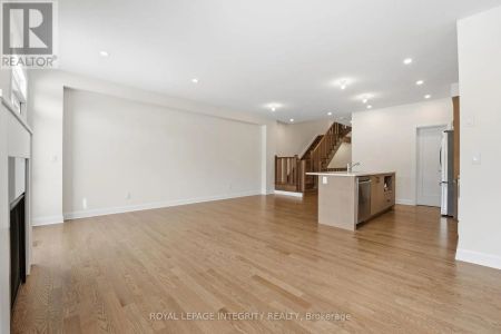 1194 SPOOR STREET - Photo 2