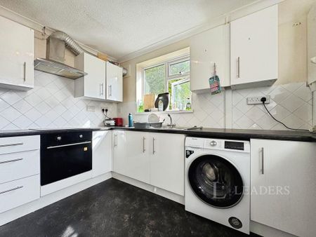 5 bedroom semi-detached house to rent - Photo 3