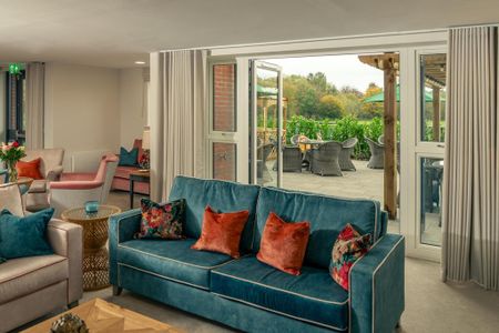 2 bedroom retirement property to rent - Photo 2