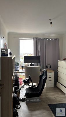 Vernieuwd app. met 2 slaapkamers en parking - Foto 1