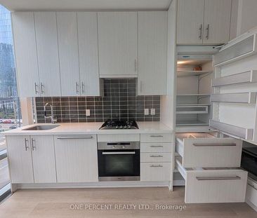 39 Queens Quay East condo — Toronto, ON (1-Bedroom) - 1 Bedroom - Photo 6