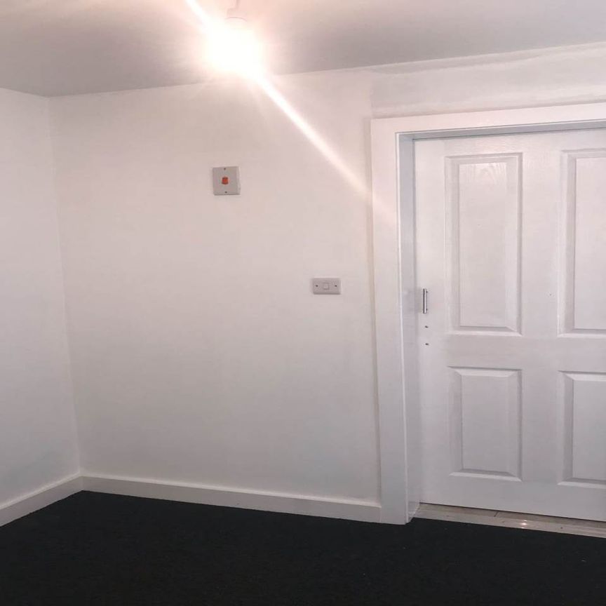 Bridge Road, Woolston, SO19, Southampton - Photo 1