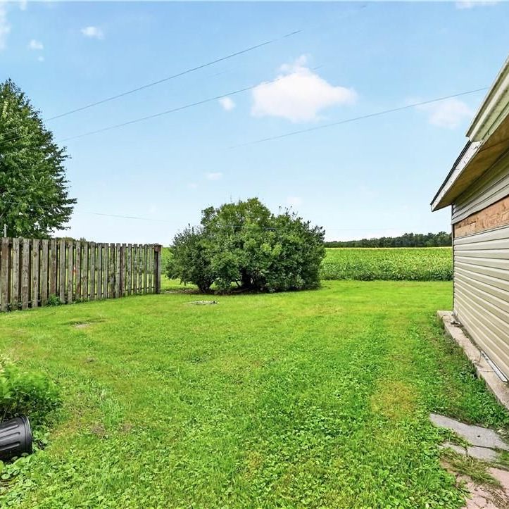 For Lease - 685717 Hwy 2 N/A Unit# Right Side, Woodstock, Ontario - Photo 1