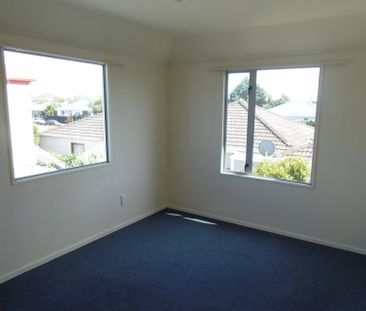 Fantastic group or family home in great location! - Photo 4