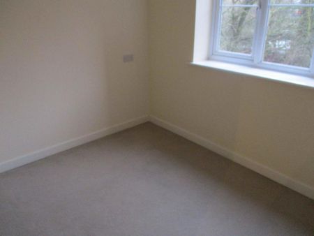 3 bedroom flat to rent - Photo 2
