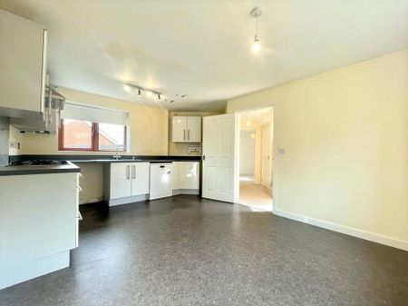 3 bedroom semi-detached house to rent - Photo 5