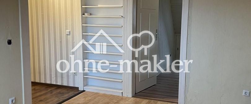 Charmante Dachgeschoss Wohnung in Wiesbaden-Biebrich 4,5 ZKB mit Einbauküche - Photo 1