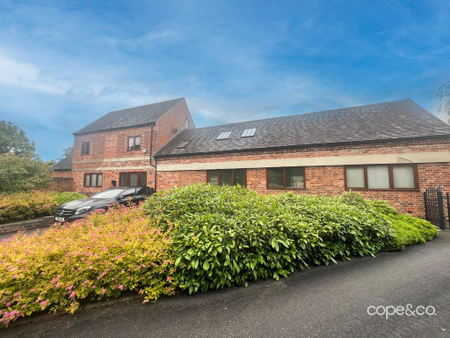4 bedroom barn conversion to rent - Photo 2