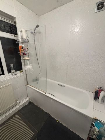 Room in a Shared Flat, Ellesmere Road, NW10 - Photo 4