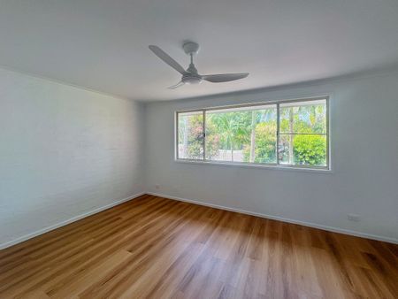 Immaculate Renovated Townhouse in a Prime Location - Photo 3