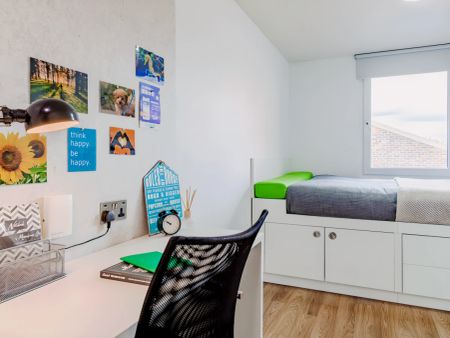 Ensuite (1st) - Photo 5