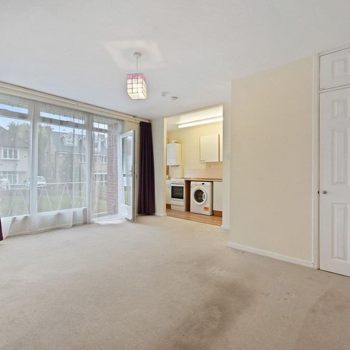 Studio to rent - Photo 1