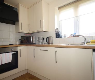 Beta Road, Woking - Photo 4