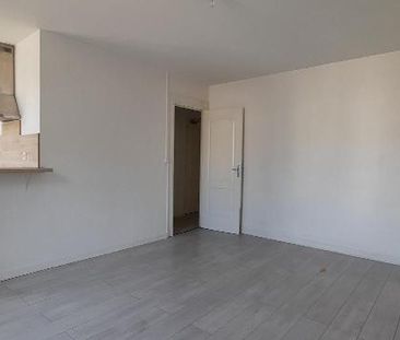 Location Appartement 2 pièces 43m² LE MANS 72000 - Photo 2