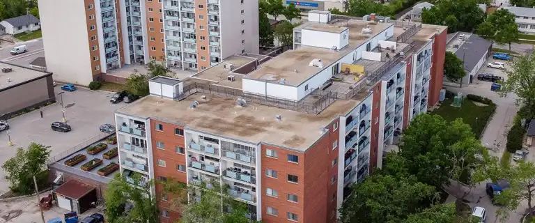 Sunrise Towers | 225 Arby Bay, Winnipeg - Photo 1