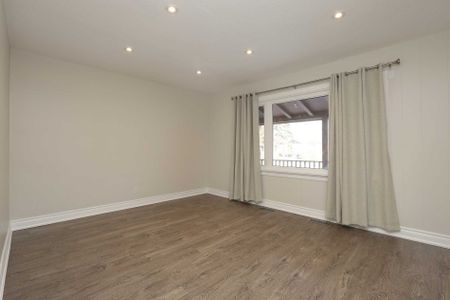 For Lease - 215 Oakridge Drive, Toronto, Ontario - Photo 3