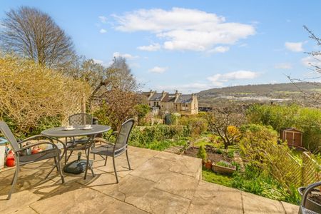 3 bedroom terraced house to rent - Photo 5