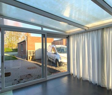 CHARMANTE GERENOVEERDE WONING MET TUIN EN GARAGE IN WONTERGEM - Photo 6