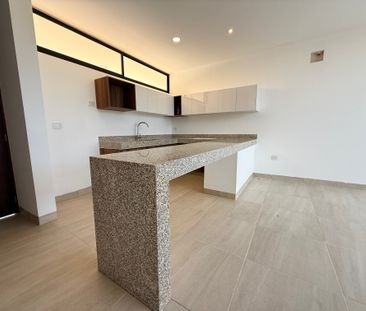 TOWNHOUSE EN RENTA CON ROOF TOP CERCA DE LA CARRETERA A PROGRESO - Photo 2