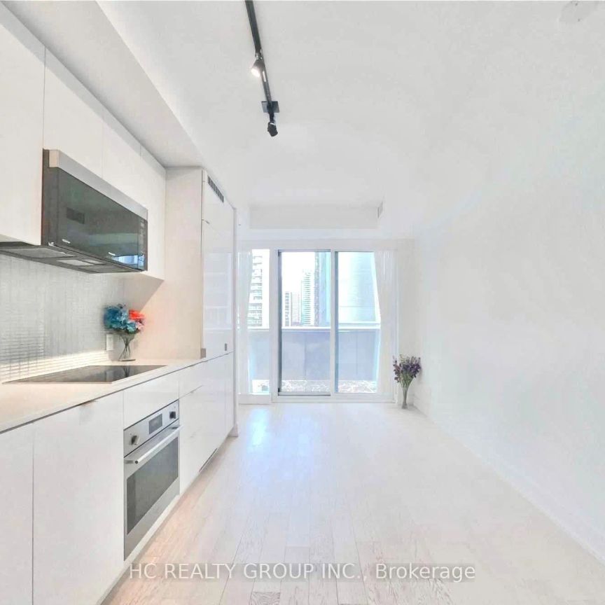 7 grenville Street #502 - Photo 1