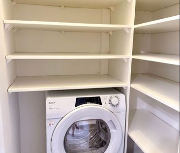 Na prenájom zariadený 2 izbový byt s klimatizáciou o veľkosti 65 m2, Bratislava, Staré Mesto, Vajanského nábrežie – Fotografia 2
