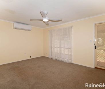 CHARMING 3-BEDROOM HOME WITH ESTABLISHED GARDENS - Photo 3