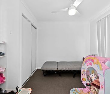Modern Home with Air Conditioning! - Photo 4