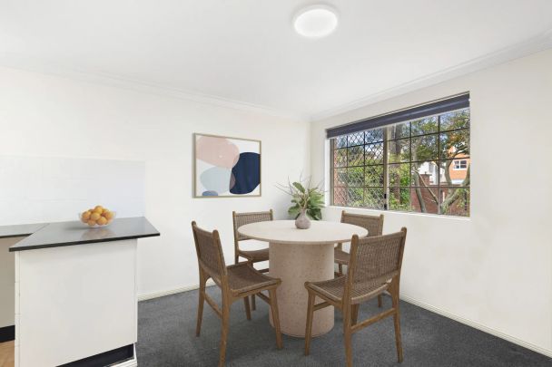 The Perfect Garden Entertainer With Large Outdoor Terrace - Photo 1