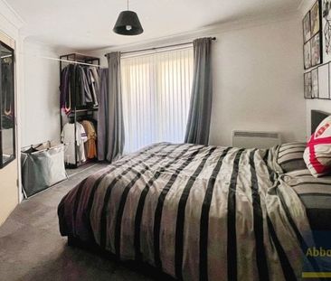 Bell Close, Laindon - Photo 3