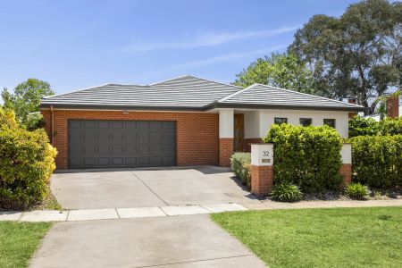 32 McKinlay Street, Narrabundah. - Photo 3