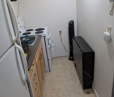 For Lease - 75 Highland Road Unit# B, Kitchener, Ontario - Photo 4