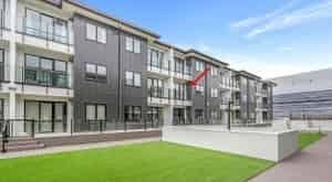 Modern 2-Bedroom Apartment in Flat Bush, Auckland - Photo 1