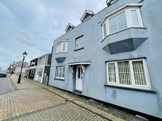 Milford Haven, Milford Haven, SA73 - Photo 1