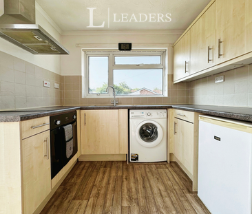 2 bedroom bungalow to rent Pembrey Close, Norwich, NR3 - Photo 4