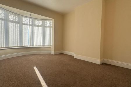 Kyle Avenue - Photo 2