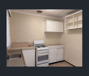 Spacious 3-Bedroom Home for Rent – 38 Champion Dr, Armadale - Photo 5