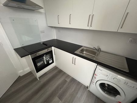 To Let, 2 Bed Apartment - Photo 5