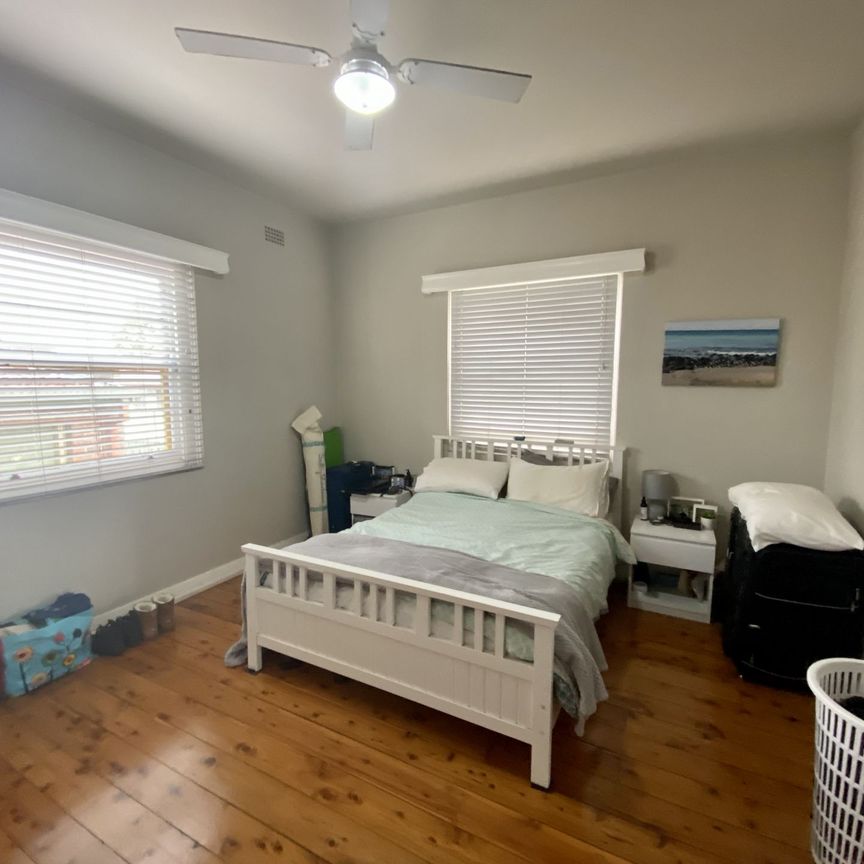 Beautifully Renovated 2 Bedroom Unit! - Photo 1