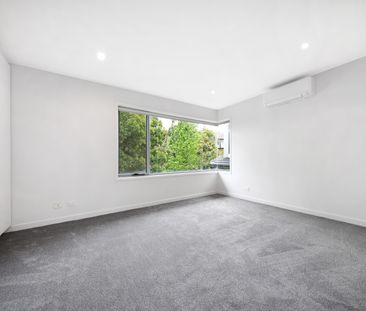 5 Sunhill Court, St Kilda East VIC 3183 - Townhouse For Rent | Domain - Photo 3