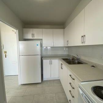 AVAILABLE NOW!!! 1-Bedroom Apartment SOUTH EXPOSURE - Photo 3