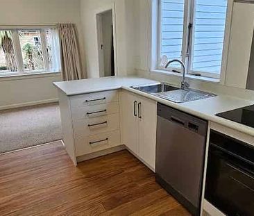 Character with all mod cons! - Photo 3