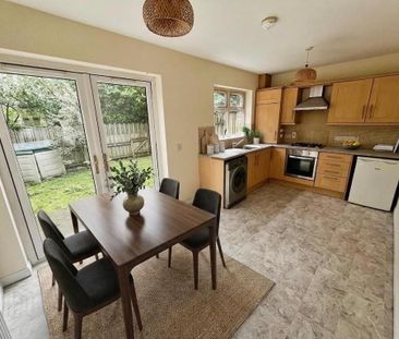 16 Glenburn Manor, Dunmurry, Belfast, BT17 9DX - Photo 5