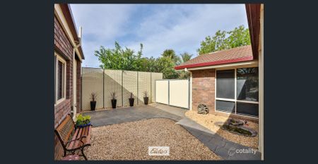 Spacious 3 bedroom, 2 bathroom home in sought-after Westside location - Photo 2