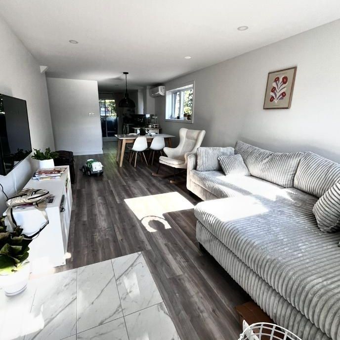 5 1/2, Ste-madeleine, bas de triplex, libre mars, porte patio ,terrasse, très bonne insonorisation, secteur sécuritaire, tranquille, - Photo 1