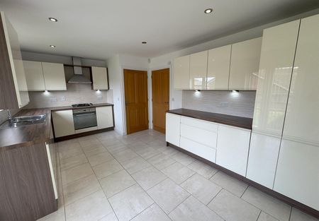 Ashfield Grove, Halesowen, West Midlands - Photo 3