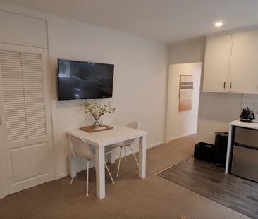 Wonderful Herne Bay 1-Bedroom Unit – Fully Furnished - Photo 1