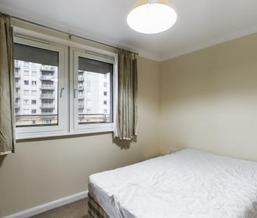 2 bedroom flat to rent - Photo 6