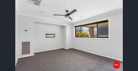Modern Family Living in a Prime Kangaroo Flat Location - Photo 3
