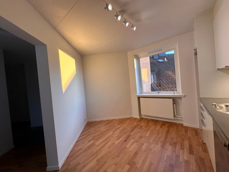 Gsvrksgatan 44B – 2 rok (lgh 1301) - Photo 2